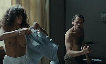 Actress - Clio Goldsmith: Movie - Plein Sud